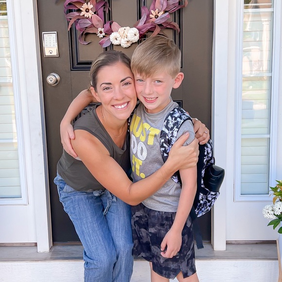 Meet your Posher, Brooke - Picture 1 of 1